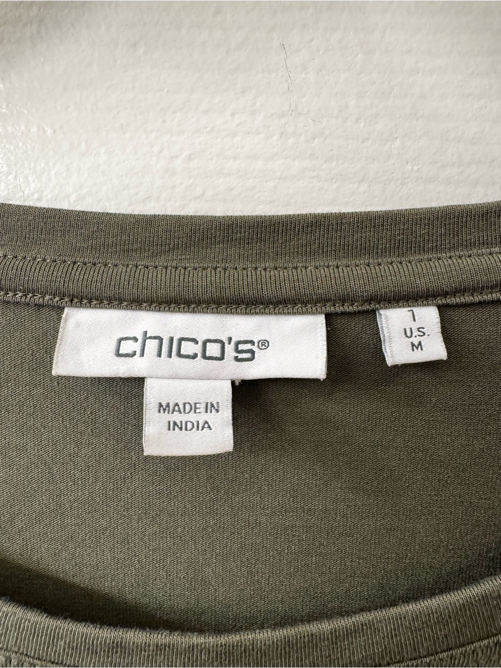 Chico's Olive Green Puff Sleeve Graphic Tee Sz 1 (US 8) - Picture 7 of 8